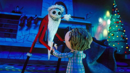 骷髅男子冒充圣诞老人工作，孩子看到都被吓哭，绝对的童年阴影