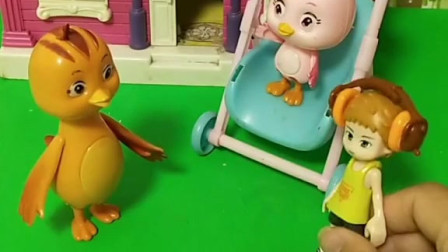 僵尸要来了，鸡妈妈好慌啊！