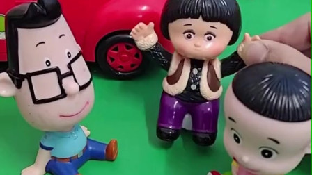 小猪一家人骑车，它们要去哪玩呢？