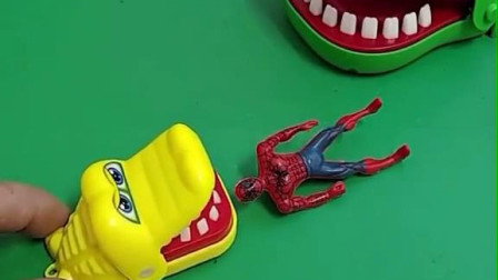 鳄鱼抓了一只小猪，会有人来救小猪吗？