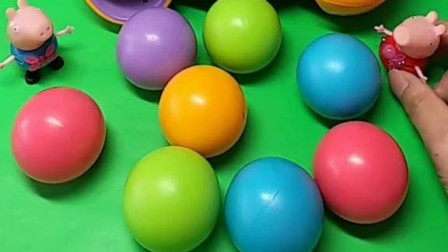 乔治要跟小螃蟹玩，它们要玩什么呢？