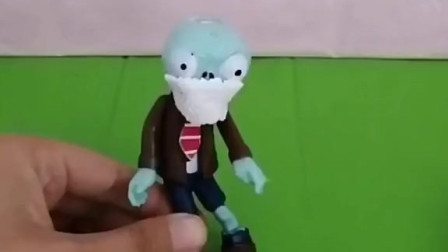 僵尸一动不动，乔治会害怕吗？