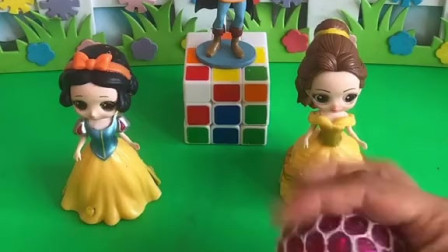 白雪有好多糖果，真是太好了