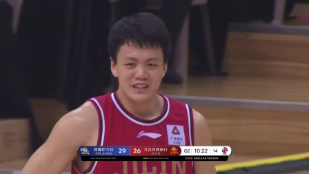 CBA 19/20赛季 复赛2阶段 新疆伊力特VS九台农商银行 姜宇星眼部遭受重击，眼角流血紧急被抬下场