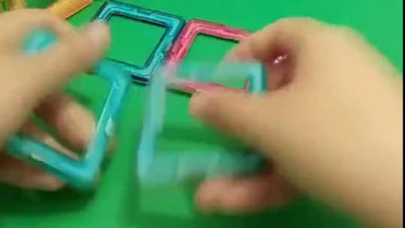 乔治搭建了个房子，真是好聪明啊