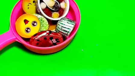 乔治有新朋友了，它要跟谁一起玩呢？