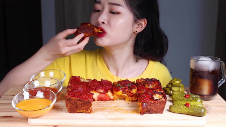 《韩国吃播》奶酪炸弹 ❤️ 脆皮底特律风格的比萨饼! 香肠虾和意大利辣香肠比萨饼