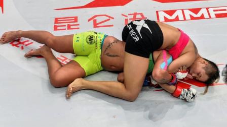 东北女孩骑背勒脖铁拳重击太阳穴，波兰女将险些窒息被现场急救