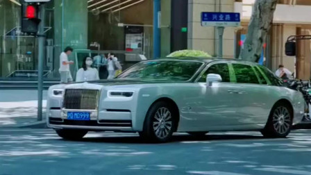 打卡上海新天地，偶遇开劳斯莱斯的大佬