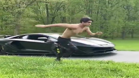 超跑起步能不能追上人