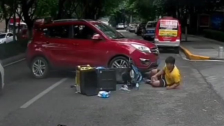 外卖小哥想了想，我还是躺着好了