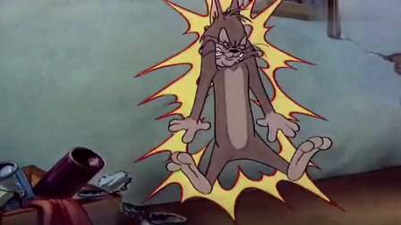 猫和老鼠:汤姆又在欺负杰瑞,杰瑞表哥来救场,一拳打飞汤姆!