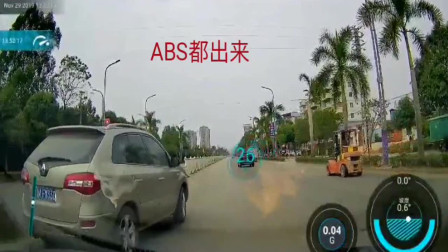 开个思域飞上天了，见车就想超