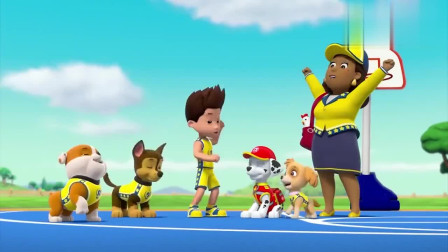 汪汪队：狗狗们比赛篮球，毛毛最后来个绝杀，成功赢得比赛