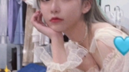 酷酷的 怡宝，美美的 怡宝你们喜欢哪一个？