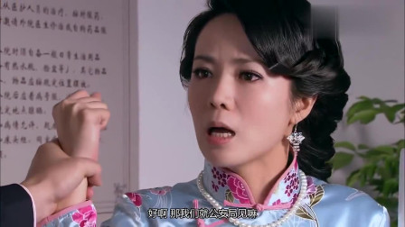 富太太偷耳环被抓，谁料拿出一条一模一样的，富豪愣住了！
