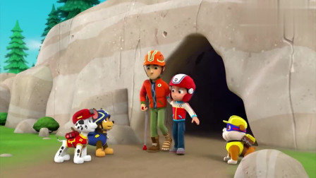 汪汪队：狗狗们好棒呀，真把男孩救出来了，不过男孩腿折了