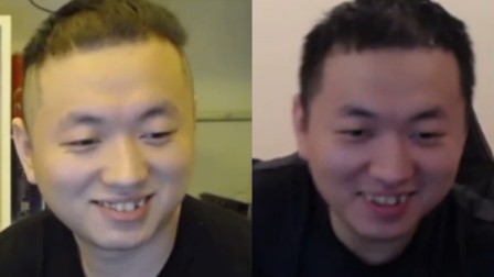 他 在 笑 什 么 ？
