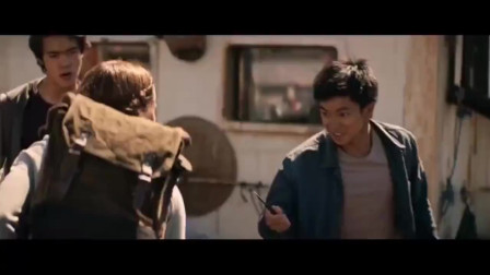 本以为美女逃出生天，没想到码头四通八达，还是被追上了！