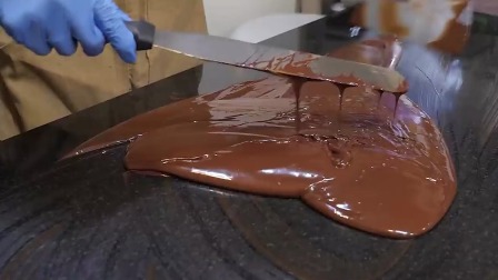 手工制作的黑巧克力，卖得贵是有原因的，长见识了