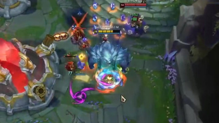 英雄联盟：狗熊一万血什么概念，妖姬看到两腿都发软！