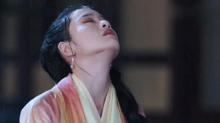 白发:漫夭伤心欲绝,晕倒在雨夜中!