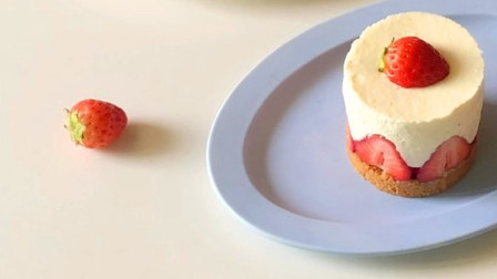 爱心草莓慕斯蛋糕，蛋糕控一口满足