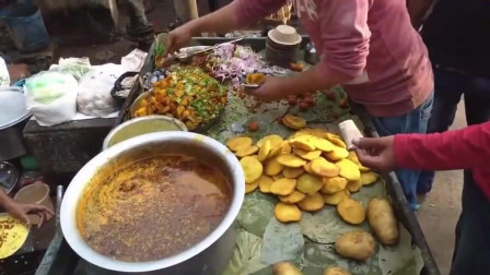 街头美食：印度街头的廉价油炸饼，重口味酱汁才是主角，吃完满嘴都很难受！