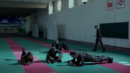 利刃出击：男子找战友说话，结果战友们都不想理他，要他滚蛋