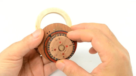 手工制作木质密码锁,这技术堪称鲁班再世