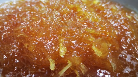 美食教学：家庭蜂蜜柚子茶制作方法