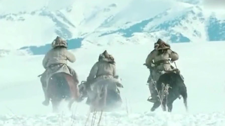 蒙古人一定要骑在马背上打天下，小小年纪手持利刃，毫无惧色