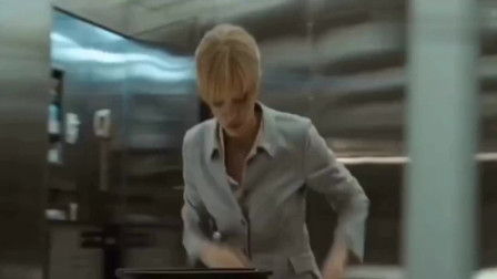 女主被困，自制Bomb逃出生天，果然智慧与美貌并存的女人不能惹