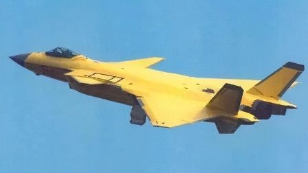 歼20最新照片曝光！机身神秘部位引人猜想，疑似装备新型机炮