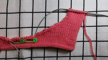 休闲毛衣的前片花型编织教程二，讲解第一个麻花的编织，简单易学图解视频