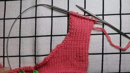 前片右边斜肩的编织方法教程，适合编织常规款毛衣，新手可以学会图解视频
