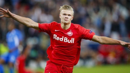 实况2020好友对战赛 火车头C罗率先破门！哈兰德门前捡漏扳平！