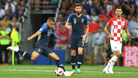 实况2020好友对战赛 津门虎姆巴佩终场前一记贴地斩1：0力克火车头！