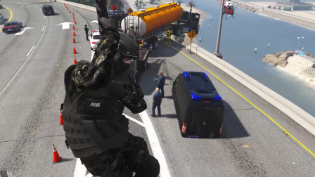 GTA5警察模拟 这公交车挂在高架上了，紧急出动