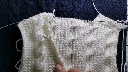 麻花衣左前片斜肩的编织和肩缝的缝合，适合开衫款式的毛衣编织图解视频