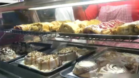 实拍：伦敦面包店制作桂花卷，据说是他的招牌糕点，一天卖上百个很轻松！