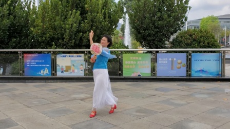 景湖时代城，团扇舞《秋梦》舞者：李伟菁2021年4月1日，摄像：枫叶🍁