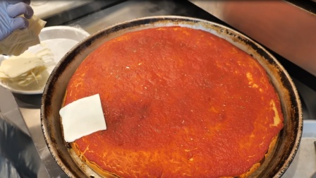 太好玩了，纯手工制作的意大利披萨你见过吗？店里每天都是爆满