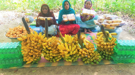 印度大妈终于靠谱了，弄来80斤香蕉和面粉，为孩子们制作出香喷喷的香蕉面包