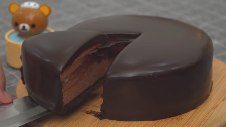 看一眼就流口水的巧克力蛋糕，甜而不腻入口即化，难以拒绝的美味