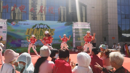 青州市红袖体育舞蹈俱乐部受邀青州市首届建材家居博览会助演青春洋绎舞蹈《动霸舞》💐💐💐领舞：红袖