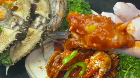大胃王小姐姐的生鲜螃蟹真馋人，看着她吃真是太有食欲了