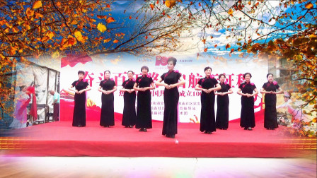 建党100周年之际，广场舞旗袍秀《花开中国》表达对党的热爱之情
