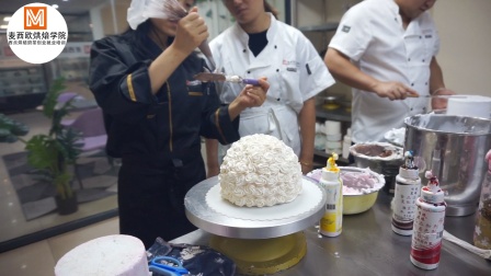 重庆哪里有教的好的西点烘焙学校？