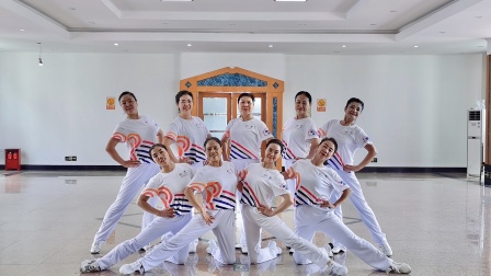 2022年杭州第19届亚运会进入倒计时一周年之际，由黄晓虹老师创编的健身排舞《亲爱的亚细亚》用活力舞步，为杭州亚运加油！